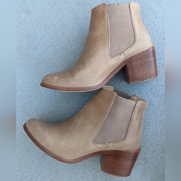 Nisolo Heeled Chelsea Bootie - Picture 2 of 5